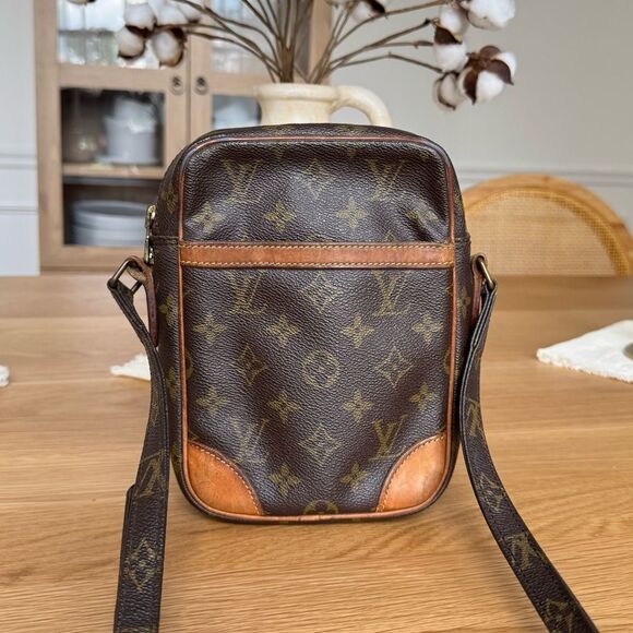 ✅AUTHENTIC✅LOUIS VUITTON DANUBE BAG - Picture 1 of 13